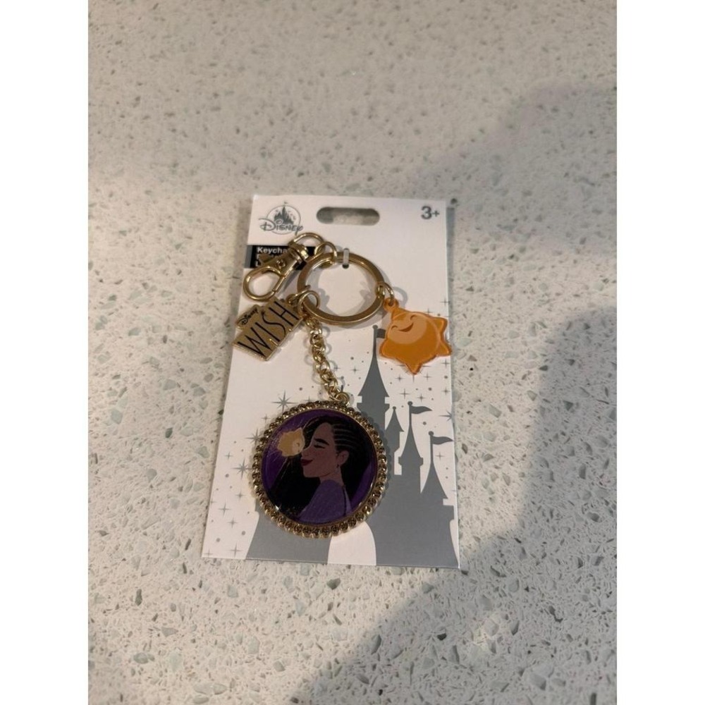 Disney Wish Asha Star Metal Keychain New Cardโ